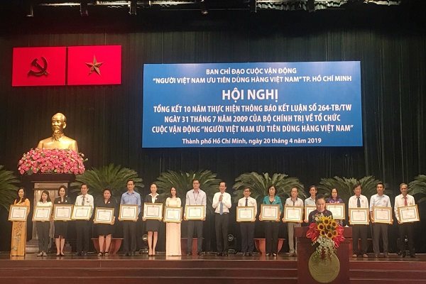 VinCommerce nhận bằng khen của UBND TPHCM vì ủng hộ hàng Việt