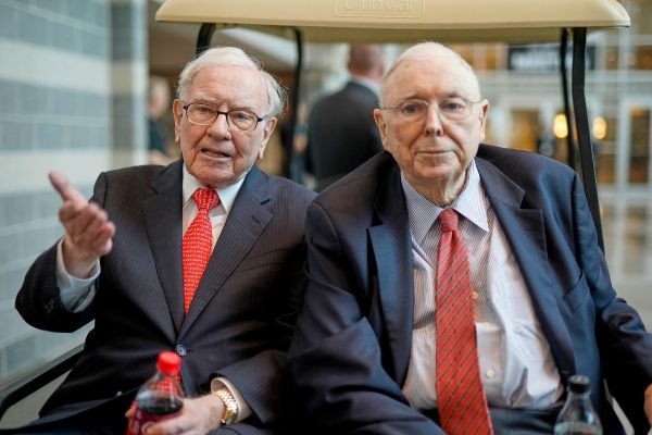 Cổ phiếu Berkshire Hathaway: lãi 2,4 triệu %