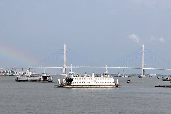 Ngưng hoạt động bến phà 100 năm đưa khách qua đôi bờ An Giang - Đồng Tháp