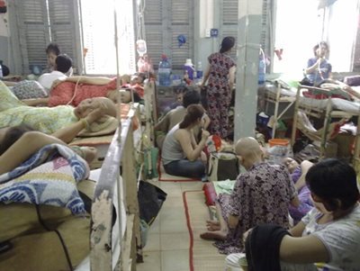Quảng cáo dịch vụ tầm soát ung thư: dọa người là chính?