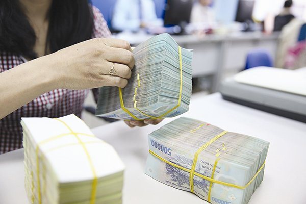 Căn cứ nào để xử phạt các ngân hàng tăng lãi suất huy động cao?