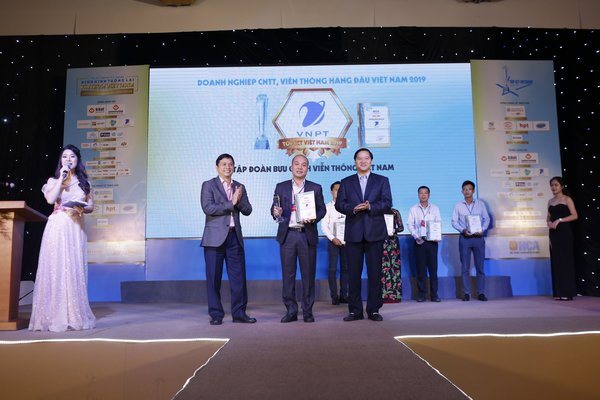 35 doanh nghiệp nhận giải thưởng Top ICT 2019