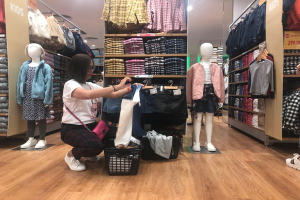 HCM Chương Trình Tuyển Dụng Production Management Candidate Của Tập Đoàn  Fast Retailing 2023 Nhãn Hàng UNIQLO  GU Dành Cho Sinh Viên Năm Cuối   Mới Tốt Nghiệp  YBOX