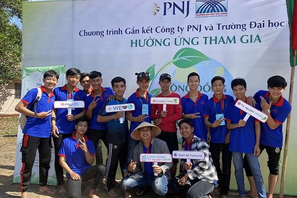 Trao học bổng STF-PNJ cho sinh viên Đại học Cửu Long và Trà Vinh