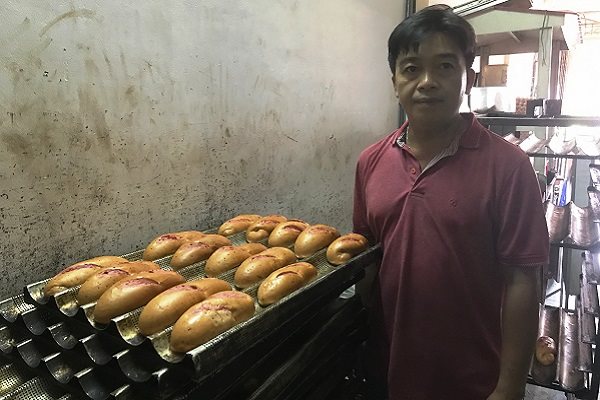 'Cơn lốc' bánh mì thanh long lan đến Cần Thơ