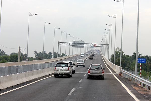 Chính phủ muốn chuyển 8 dự án cao tốc Bắc Nam sang đầu tư công
