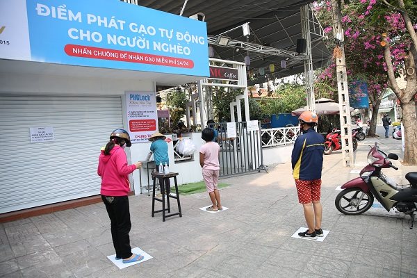 ATM Gạo và câu chuyện quà hỗ trợ trao đúng người