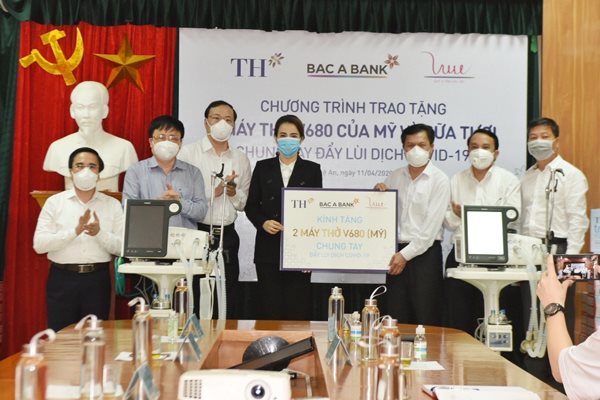 Tập đoàn TH tặng máy thở cho bệnh viện Nghệ An