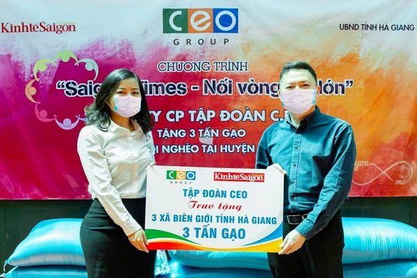 Tập đoàn CEO ủng hộ 3 tấn gạo cho 'Saigon Times - Nối vòng tay lớn'