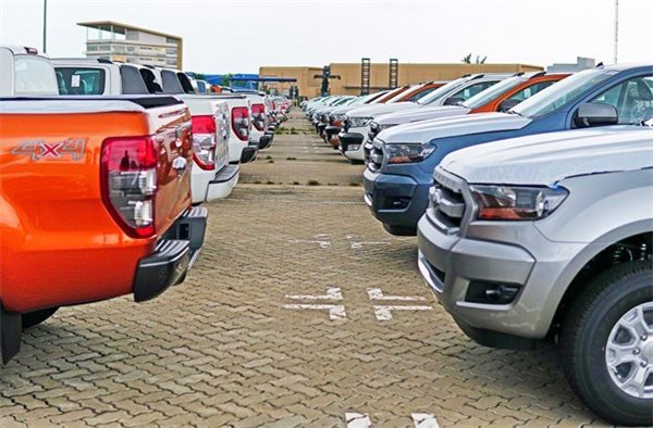 Ford thừa nhận xe chảy dầu, cách xử lý ‘đùn đẩy’ khiến khách thất vọng