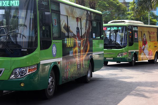 Quảng cáo xe buýt thất bại, TPHCM tính giảm giá