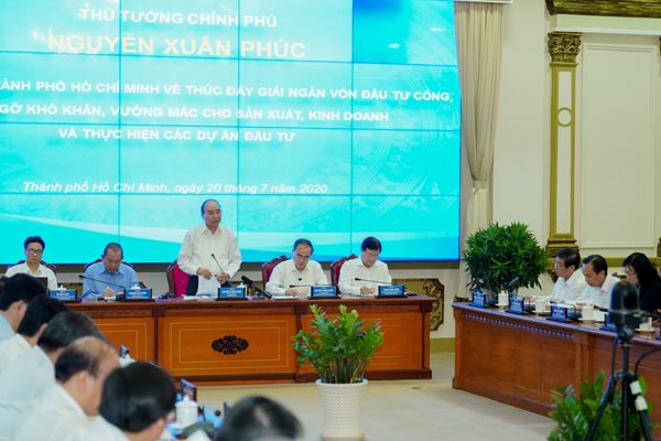 Thủ tướng khuyến khích TPHCM thúc đẩy tiêu dùng và kinh tế ban đêm