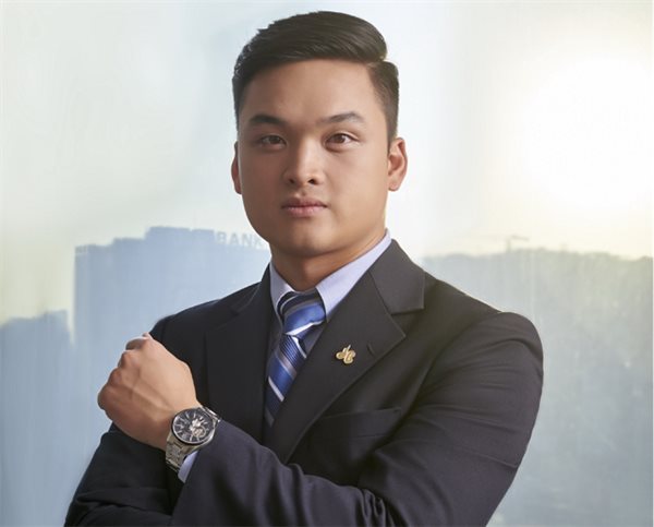 Con trai 9x của Chủ tịch HĐQT Hòa Bình đảm nhận vị trí CEO