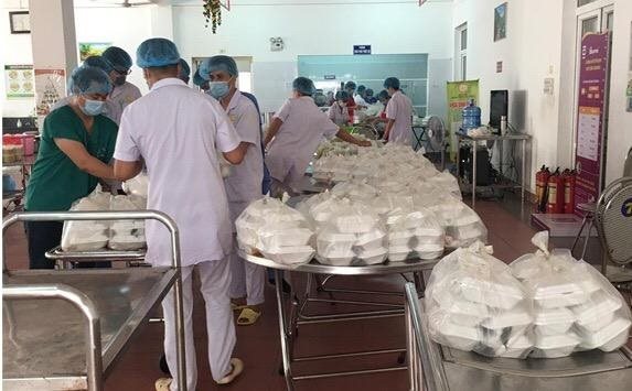 Doanh nghiệp Singapore hỗ trợ thiết bị y tế cho Đà Nẵng