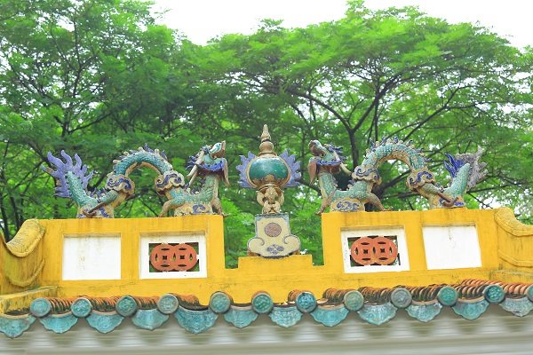 Trái châu trên nóc lăng Ông Bà Chiểu có giá bao nhiêu?