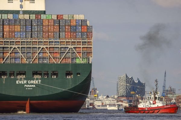 EU khơi mào căng thẳng thương mại khi buộc tàu biển đóng phí khí thải