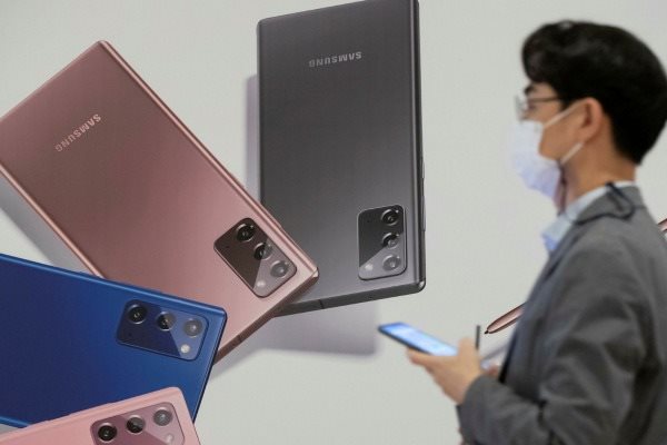 Lợi nhuận của Samsung tăng tốc giữa lúc Huawei gặp khó
