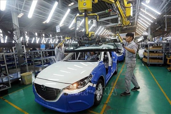 Những rào cản khiến ngành công nghiệp ô tô Việt Nam ‘chậm lớn’