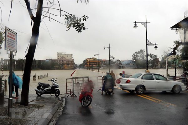 Cảnh báo ngập lụt diện rộng ở Huế và Quảng Nam