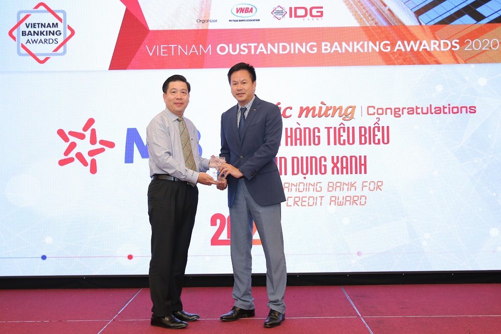 MB được vinh danh “Ngân hàng tiêu biểu về tín dụng xanh” và “Ngân hàng đồng hành cùng doanh nghiệp SME”