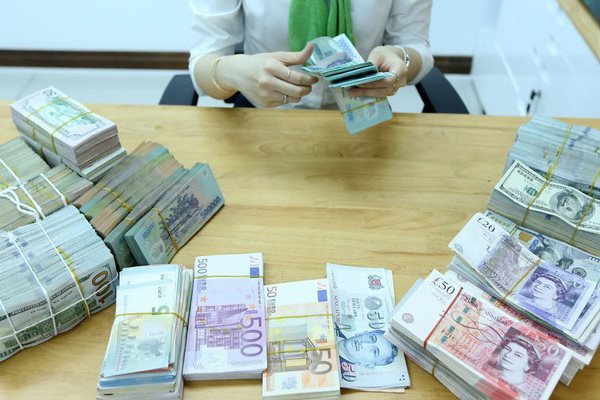 Việt Nam bị xác định là 'thao túng tiền tệ': Đúng mà không đúng