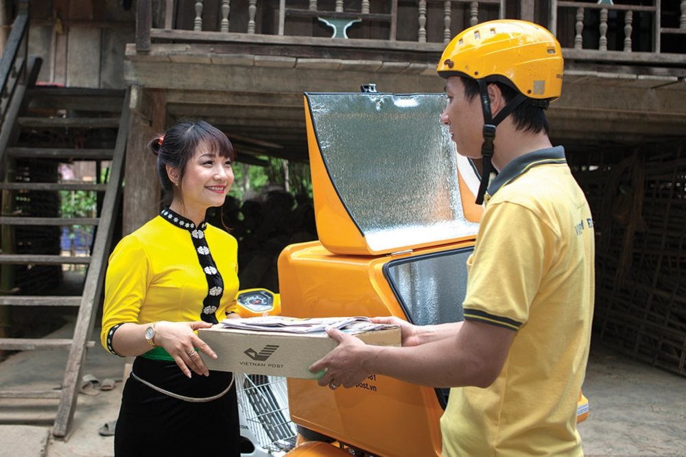 Vietnam Post giảm giá cước, rút ngắn thời gian giao hàng