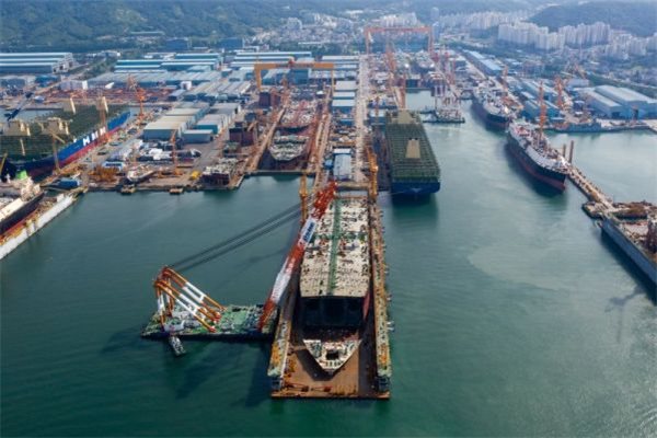 Đơn hàng đóng tàu trên toàn cầu giảm mạnh