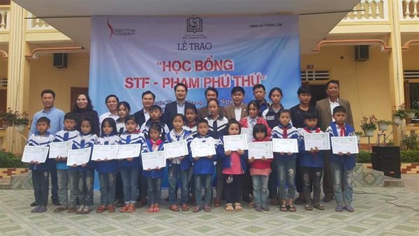 20 học sinh tỉnh Nghệ An nhận học bổng 'STF - Phạm Phú Thứ'