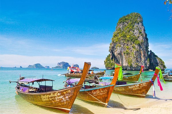 Thái Lan thay đổi kế hoạch đón khách quốc tế do bùng dịch