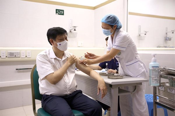 Báo chí: đừng gieo thêm nỗi sợ vaccine