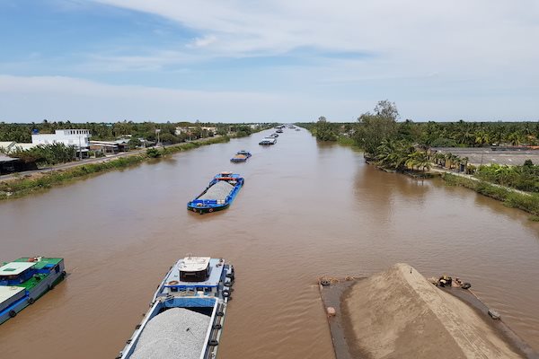 Sạt lở và yêu cầu cấp bách về nâng cấp kênh Chợ Gạo