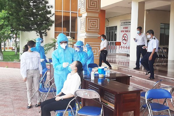 Ca nhiễm Covid-19 giảm, Bắc Ninh nhờ các tỉnh cho xe công nhân đi qua