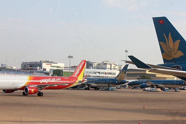 Sân bay Tân Sơn Nhất chỉ được khai thác tối đa còn 63 chuyến/ngày