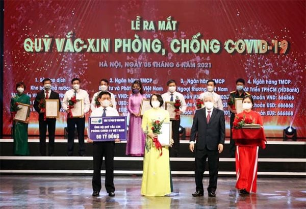 'Vaccine là giải pháp chiến lược để thoát khỏi đại dịch Covid-19'