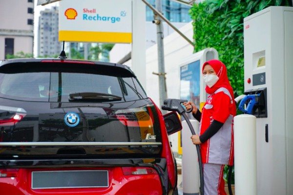 Đến năm 2050, Indonesia chỉ bán ô tô và xe máy điện