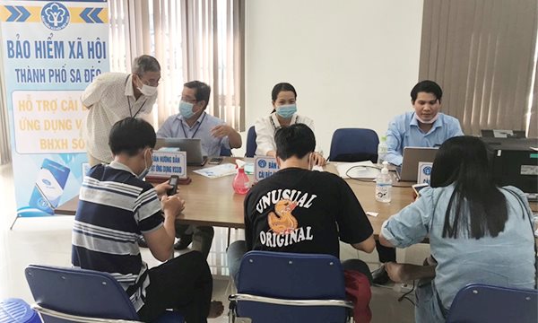 Miễn đóng bảo hiểm y tế 8 tháng cho người lao động, doanh nghiệp
