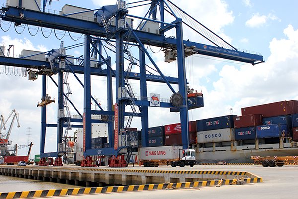 TPHCM lùi thu phí hạ tầng cảng biển đến đầu tháng 10-2021