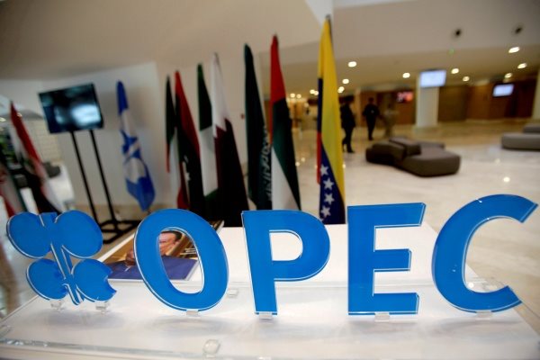 Giá dầu leo lên đỉnh mới sau khi OPEC+ hủy cuộc họp về tăng sản lượng