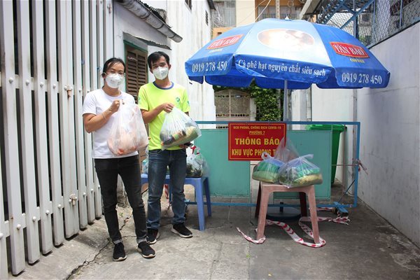 'Saigon Times - Nối vòng tay lớn': Tiếp sức cho người lao động gặp khó khăn tại quận 6, 8, Gò Vấp, Phú Nhuận, Bình Tân