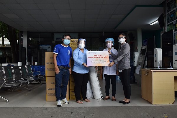 'Saigon Times – Nối vòng tay lớn' tiếp sức y bác sĩ Bệnh viện Mắt TPHCM
