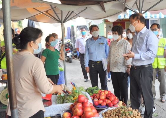 Tổ chức các điểm bán hàng quy mô nhỏ trong bối cảnh chợ ngừng hoạt động