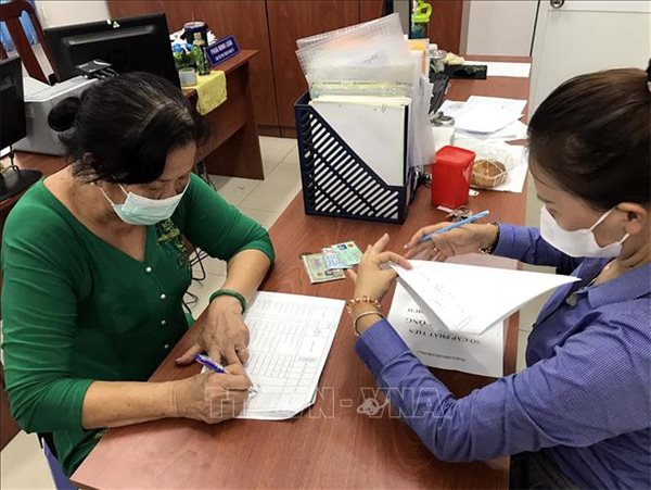 Chuyên gia: ‘Không gian ngân sách vẫn tăng thì nên mở rộng gói chi hỗ trợ’