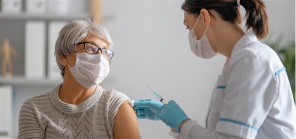 Chính sách ưu tiên trong tiêm vaccine Covid-19 ở các nước ra sao?