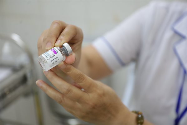 Thủ tướng giao Bộ Y tế đàm phán, mua vaccine từ UAE