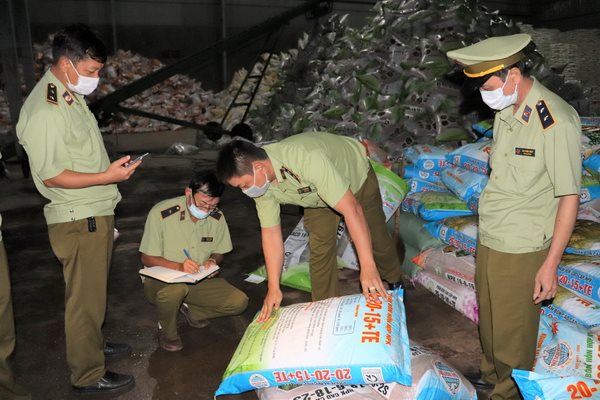 Yêu cầu thanh tra mặt hàng phân bón vì giá tăng 50-72%