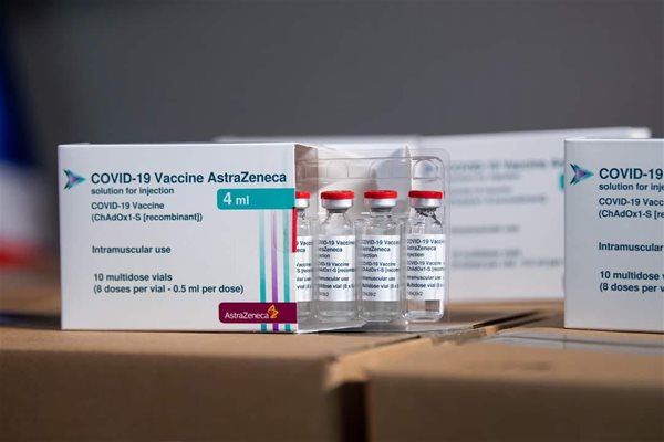 Hơn 1,2 triệu liều vaccine AstraZeneca về Việt Nam