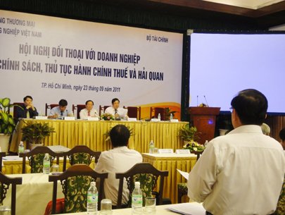 Doanh nghiệp lại kêu về thuế, hải quan