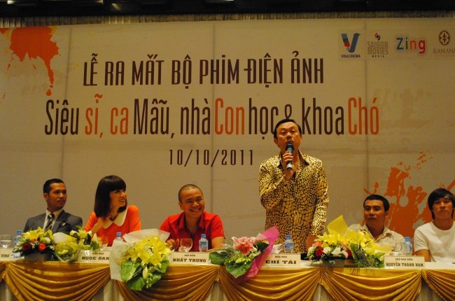 Ra mắt đoàn phim “Siêu sĩ, ca mẫu, nhà con học & khoa chó”