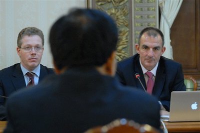 Meyer Burger chào bán công nghệ, thiết bị năng lượng mặt trời