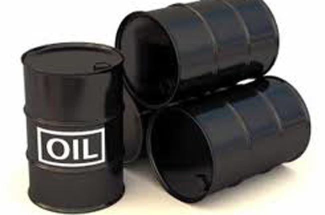Giá vàng và dầu thô cùng giảm